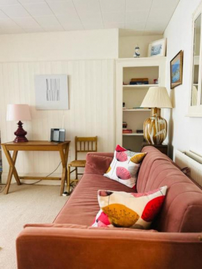 Spacious comfortable flat with free parking in East Finchley, Muswell Hill & close to Alexandra Palace